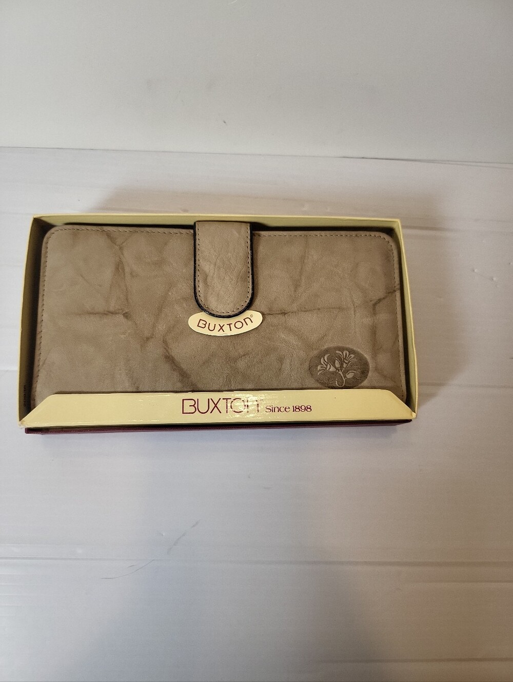 Vintage BUXTON Brown Leather Trifold Wallet Organizer Clutch KISS Clasp Coin